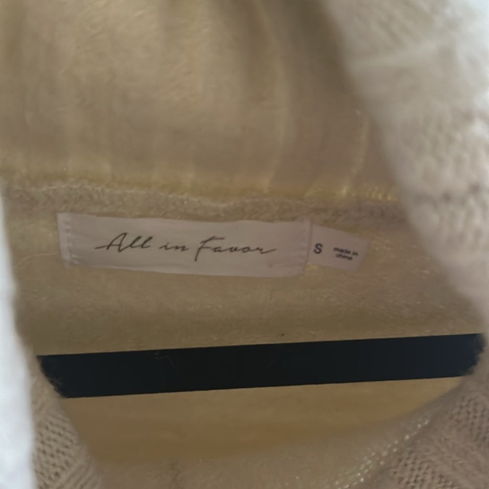 All in favor women’s beige turtleneck ribbed sweater.  Versatile, stylish. - Picture 6 of 8